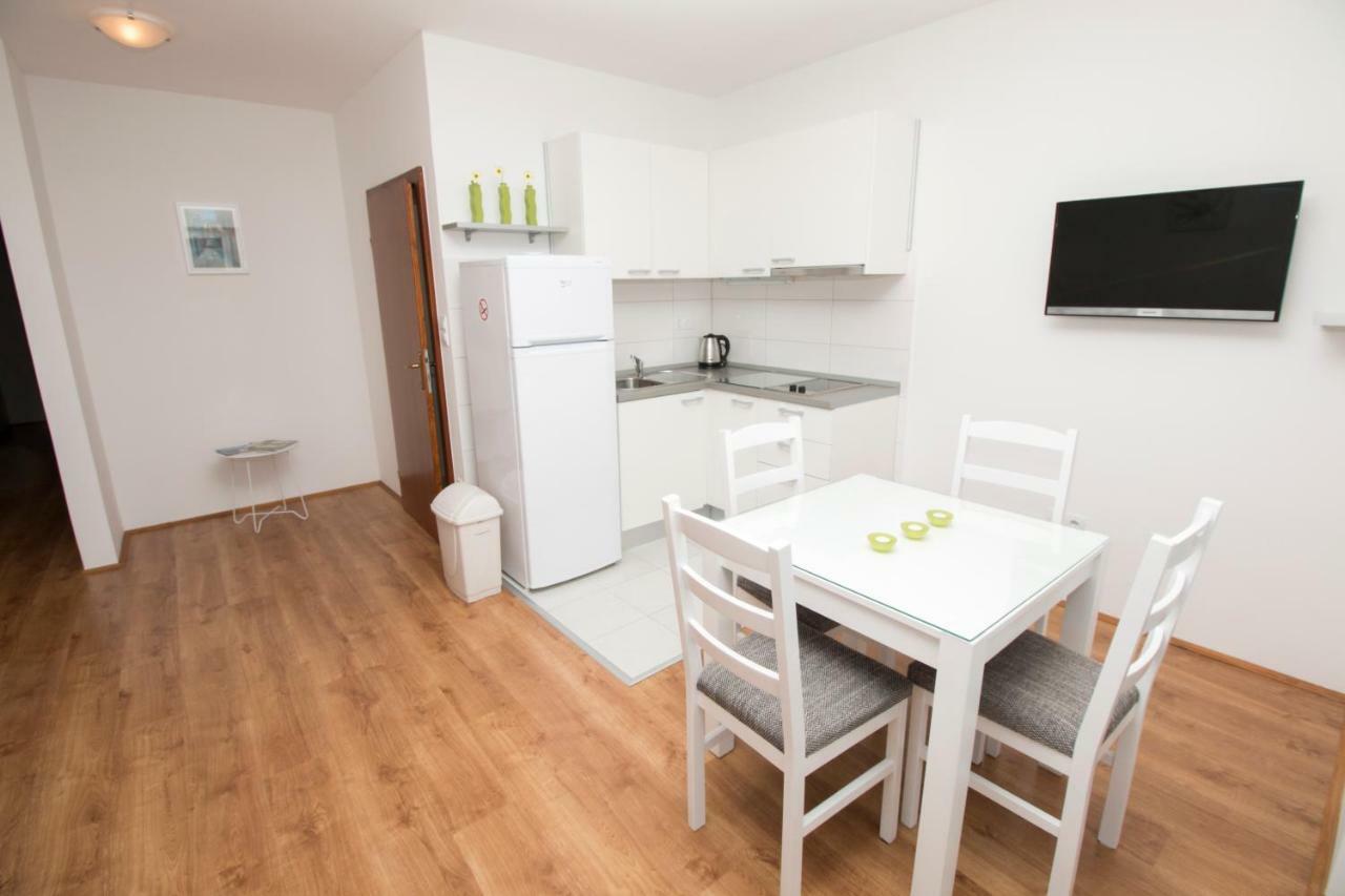 Apartments Liber Lokva Rogoznica Extérieur photo